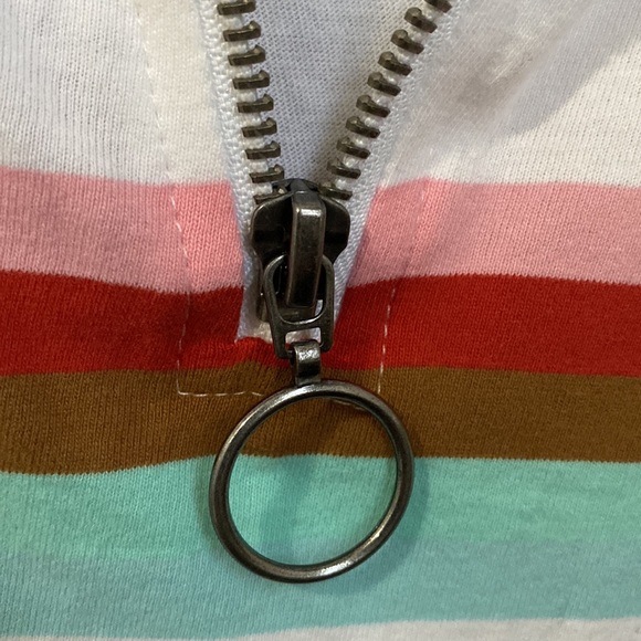 White Unionbay tank top with colored stripes size M. - Picture 3 of 5